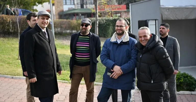 izmir-bornovaya-kibris-parki-JL3SaFve.webp