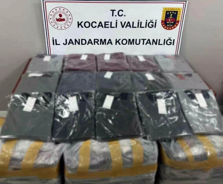 kocaelide-sahte-giyim-malzemesi-baskini-9mAKJRD1.jpg