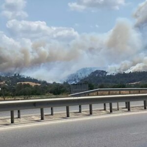 canakkalede yanginda itfaiye araci kayiplara karisti Ji7ytJbw