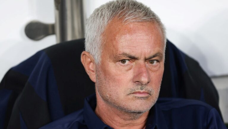 mourinhodan-2-degisiklik-irfan-can-ve-oguz-aydini-kenara-cekti-RV2nd71S.jpg