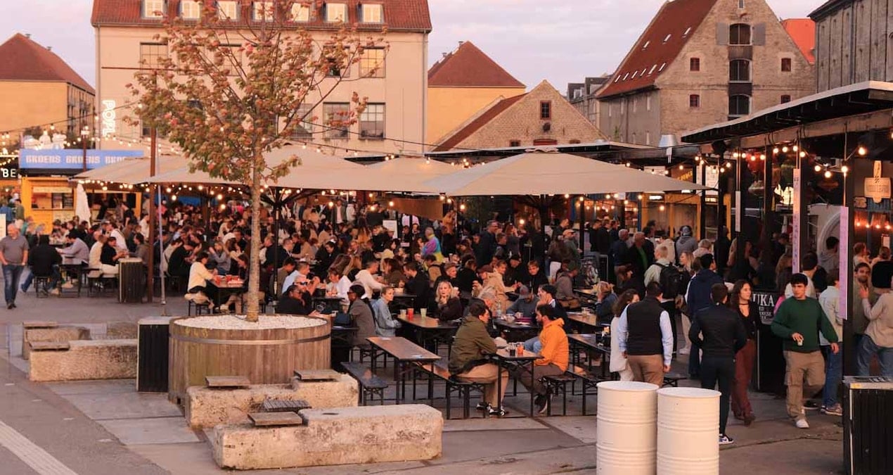 dunyanin en mutlu sehri aciklandi 2024 yilinin birincisi de ayni ulkeden cikmisti ulkenin sehirleri resmen mutlulukta yarisiyor 6cBX25jT