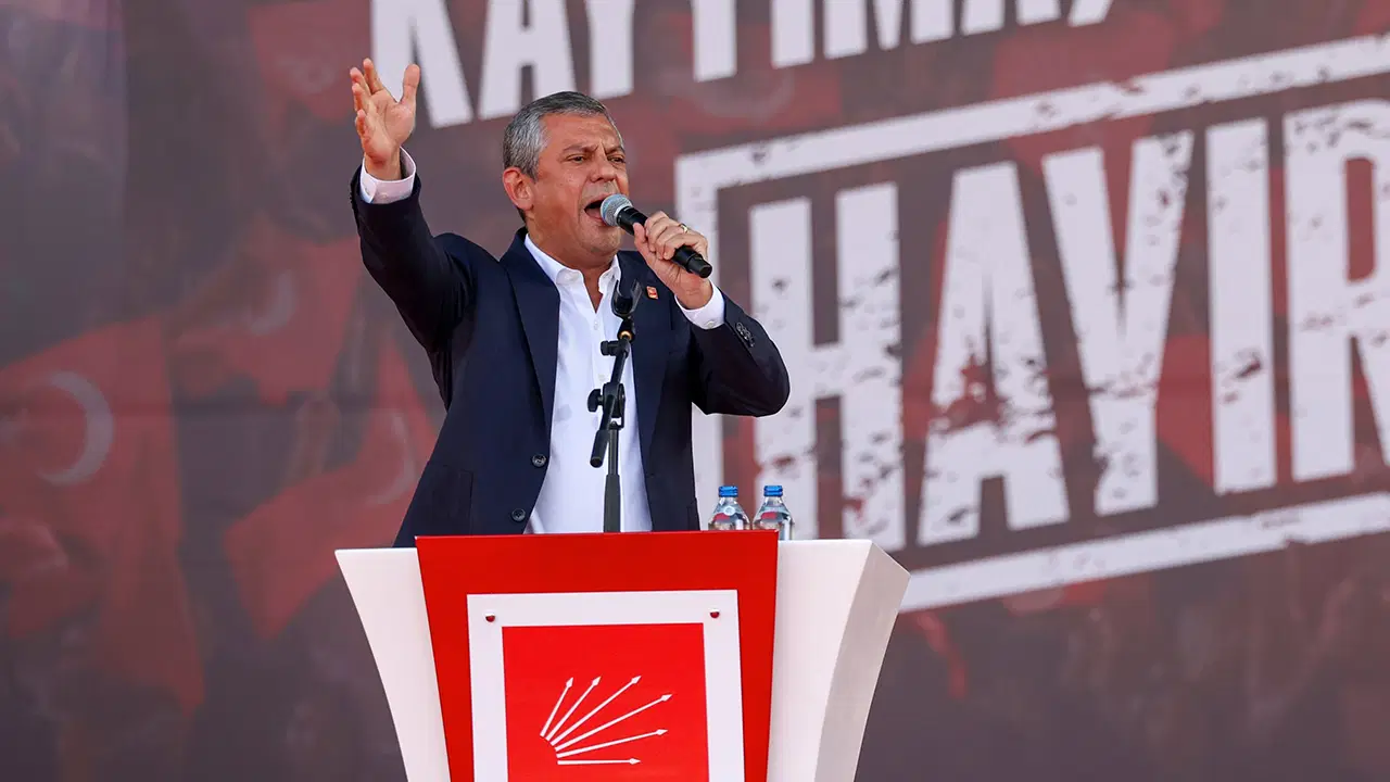 gozler ona cevrilmisti ertelenen kurultay davasi sonrasi ozgur ozelden ilk mesaj yine dogumdayiz iste yine sevincteyiz aR4fAyI6