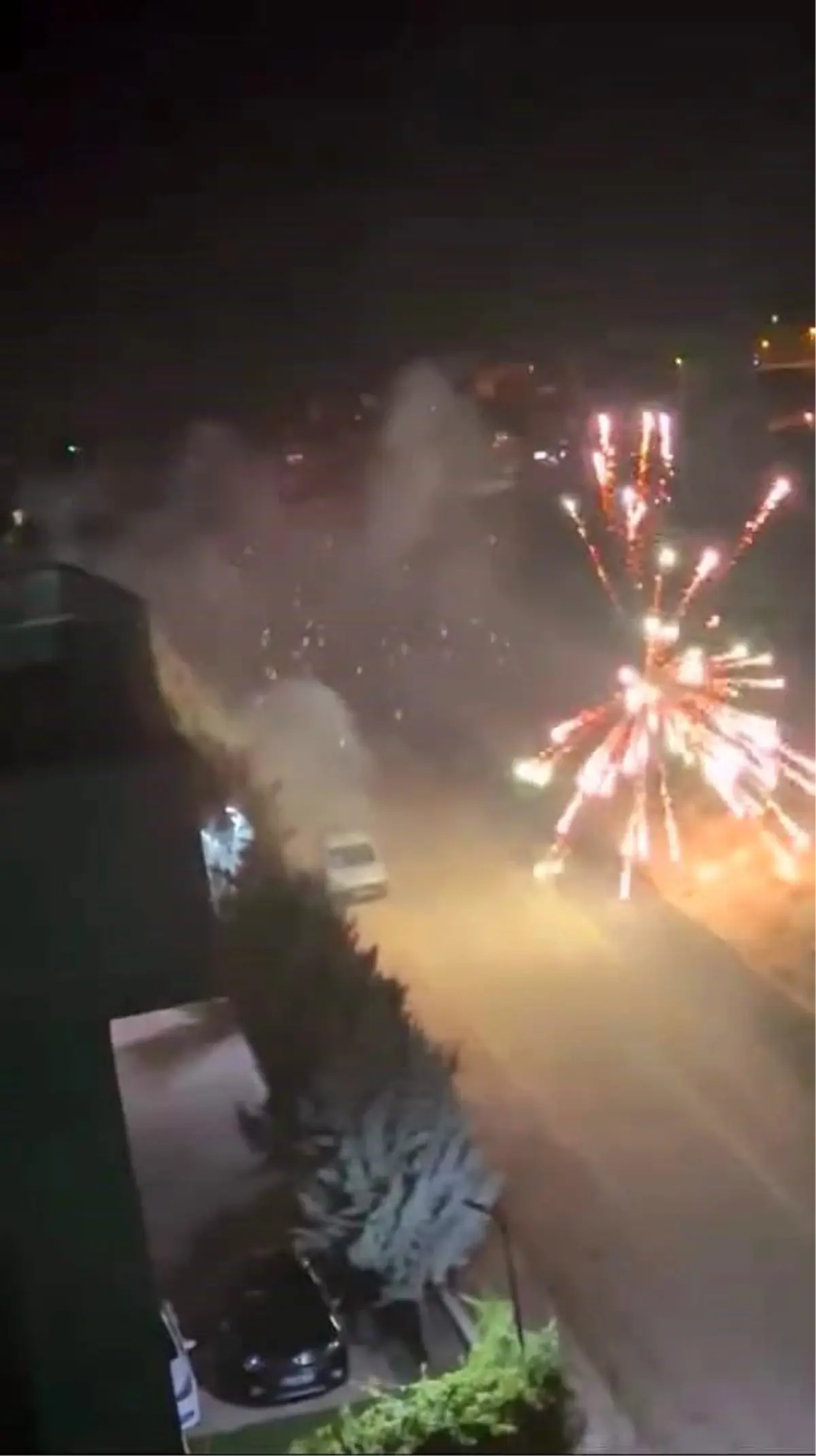 havai fisekler yangin cikardi vtbU2Pss