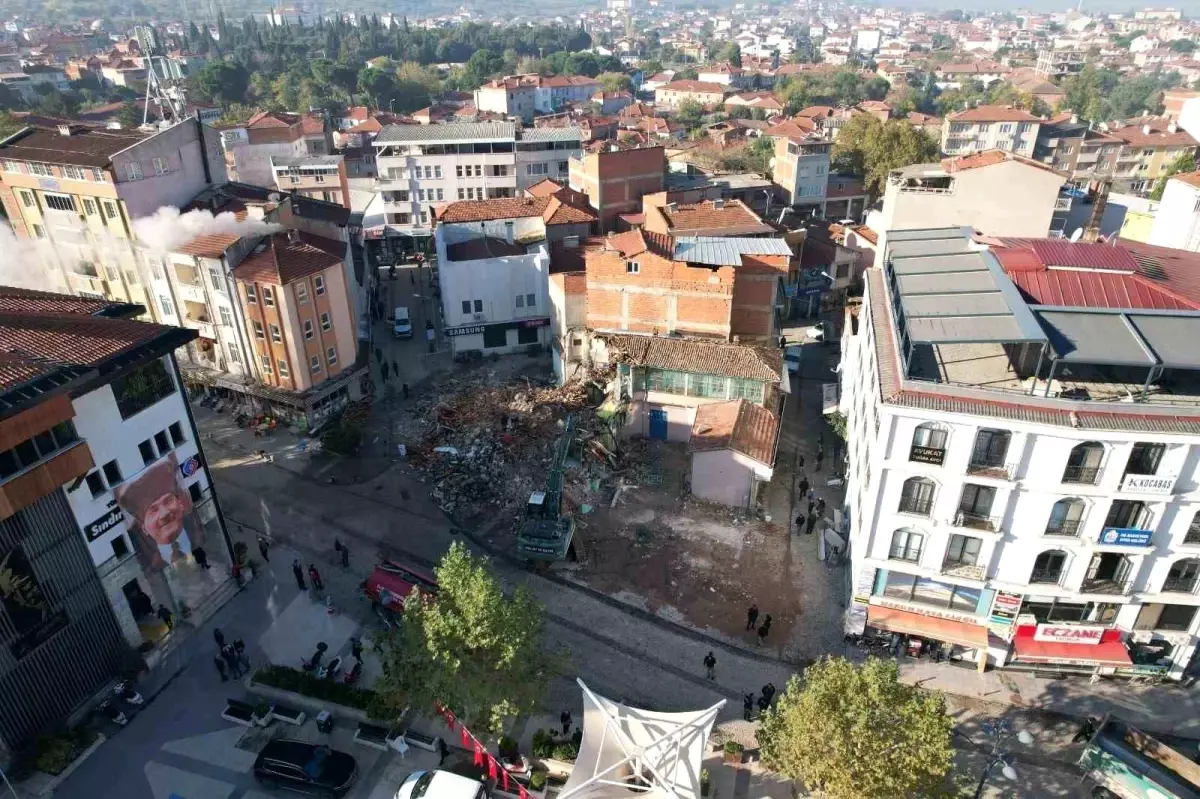 sindirgida deprem sonrasi afet bolgesi ilan edildi x1FqBN5D.jpg