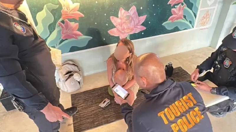 yoga egitmeni ileri seviye seks teknikleri dersi acti gozaltina alindi ObIes5ma.jpg