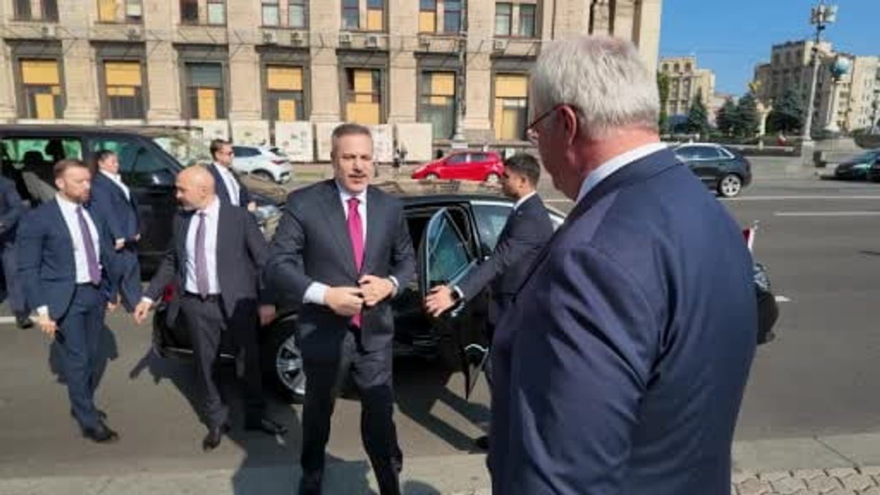Bakan fidan kievde anma torenine katildi Chpdsi9D