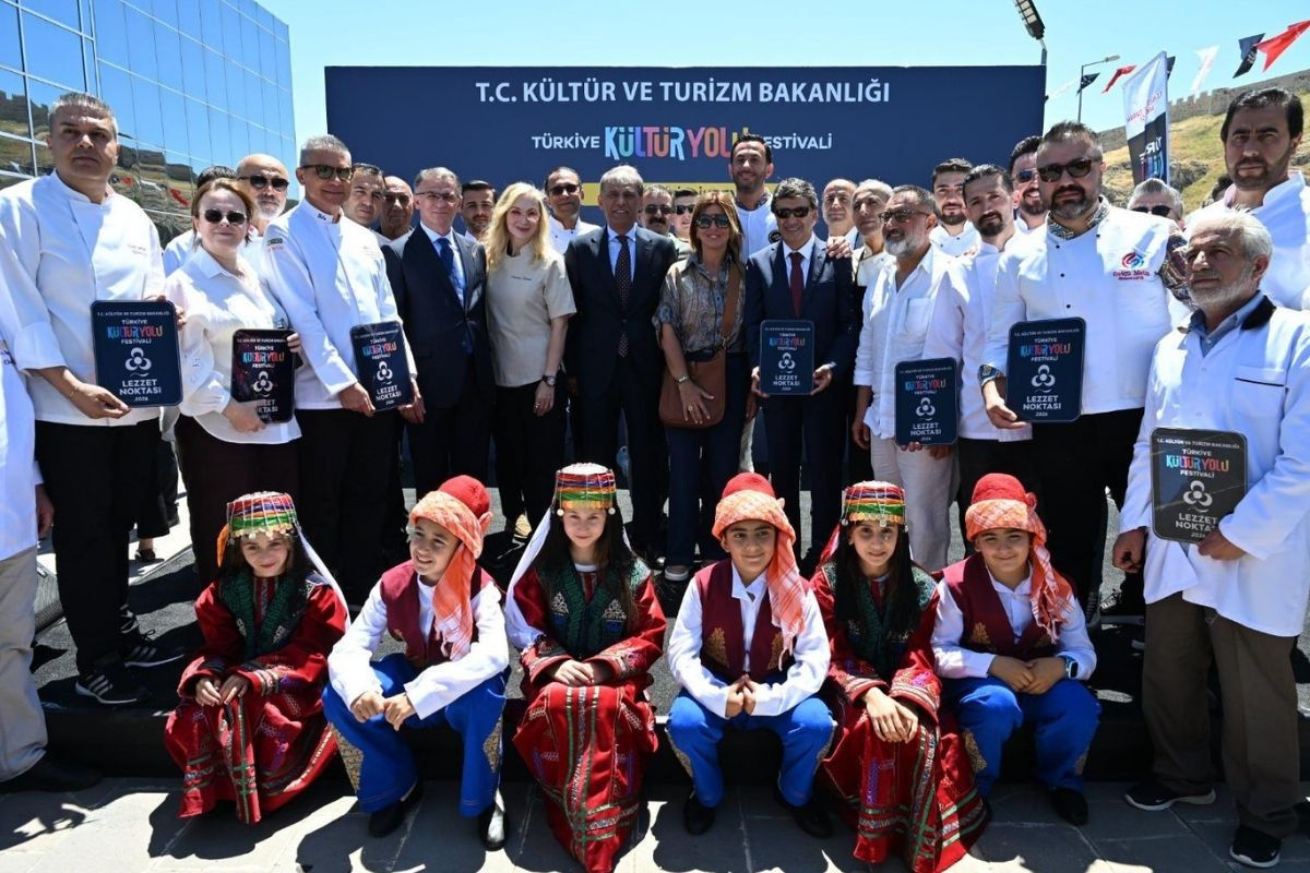 Vanda dokuz gun surecek kultur sanat ve lezzet soleni basladi l9CelHvB